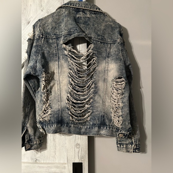 Dazl distressed jean jacket Y2K make sure you read - Picture 2 of 4